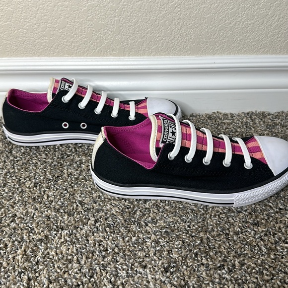 Converse Chuck Taylor Shoes Black and Pink - Picture 3 of 6
